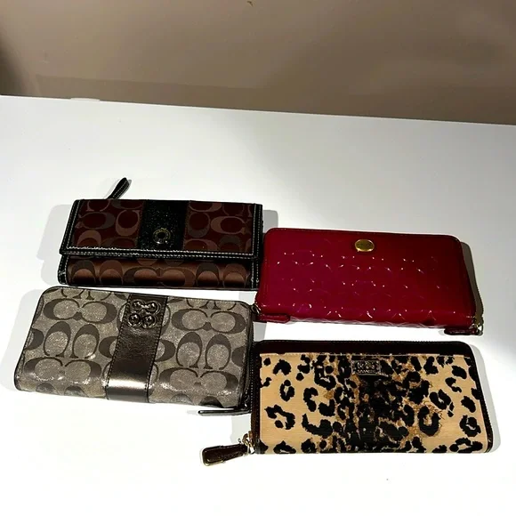 Coach wallets - Picture 1 of 6